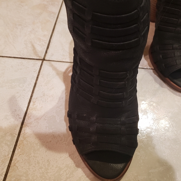 Caslon sandals - Picture 3 of 7